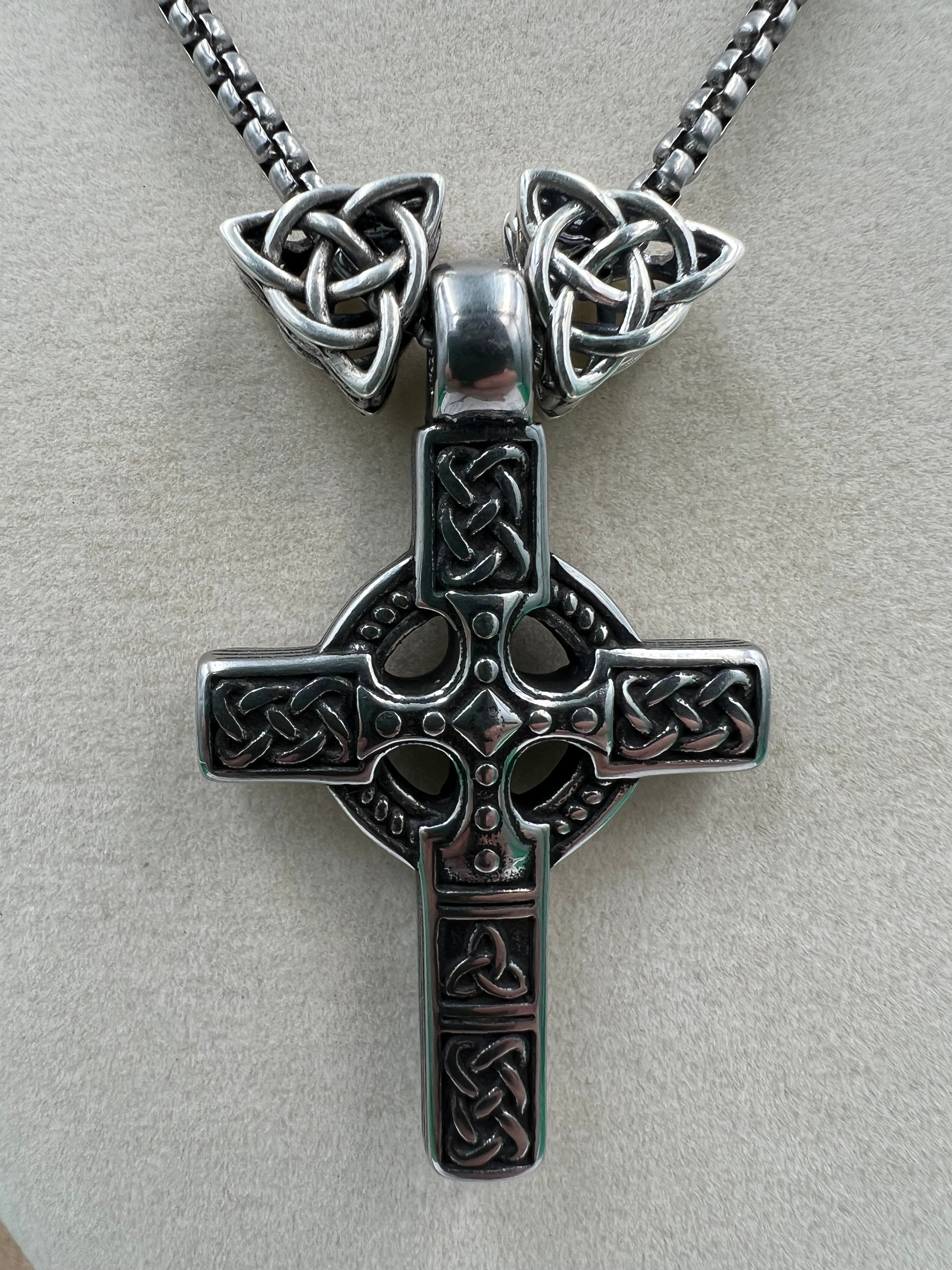 Celtic Triquetra Necklace - Motif Metalworks