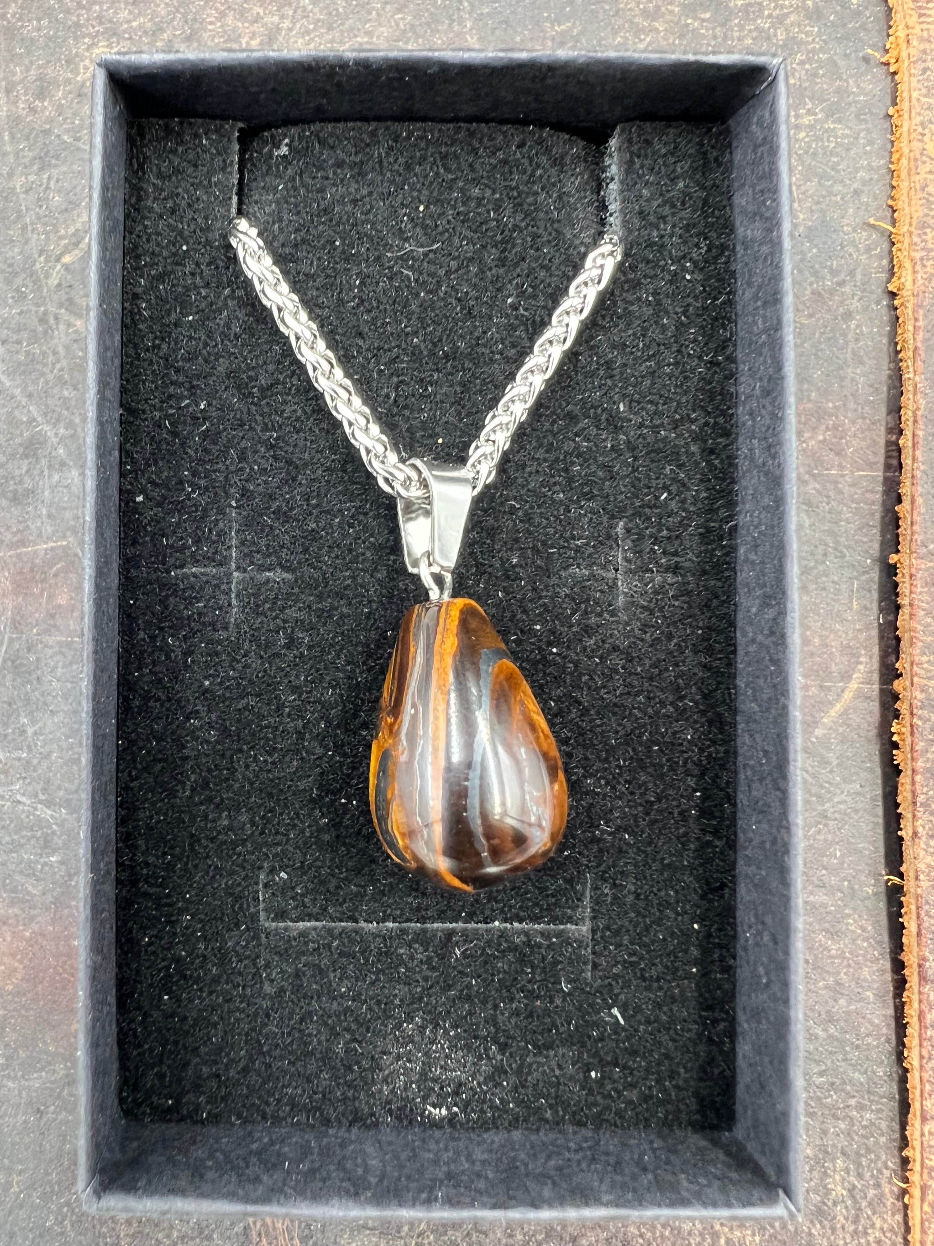 Stone Droplet Pendant Necklace - 18-20mm