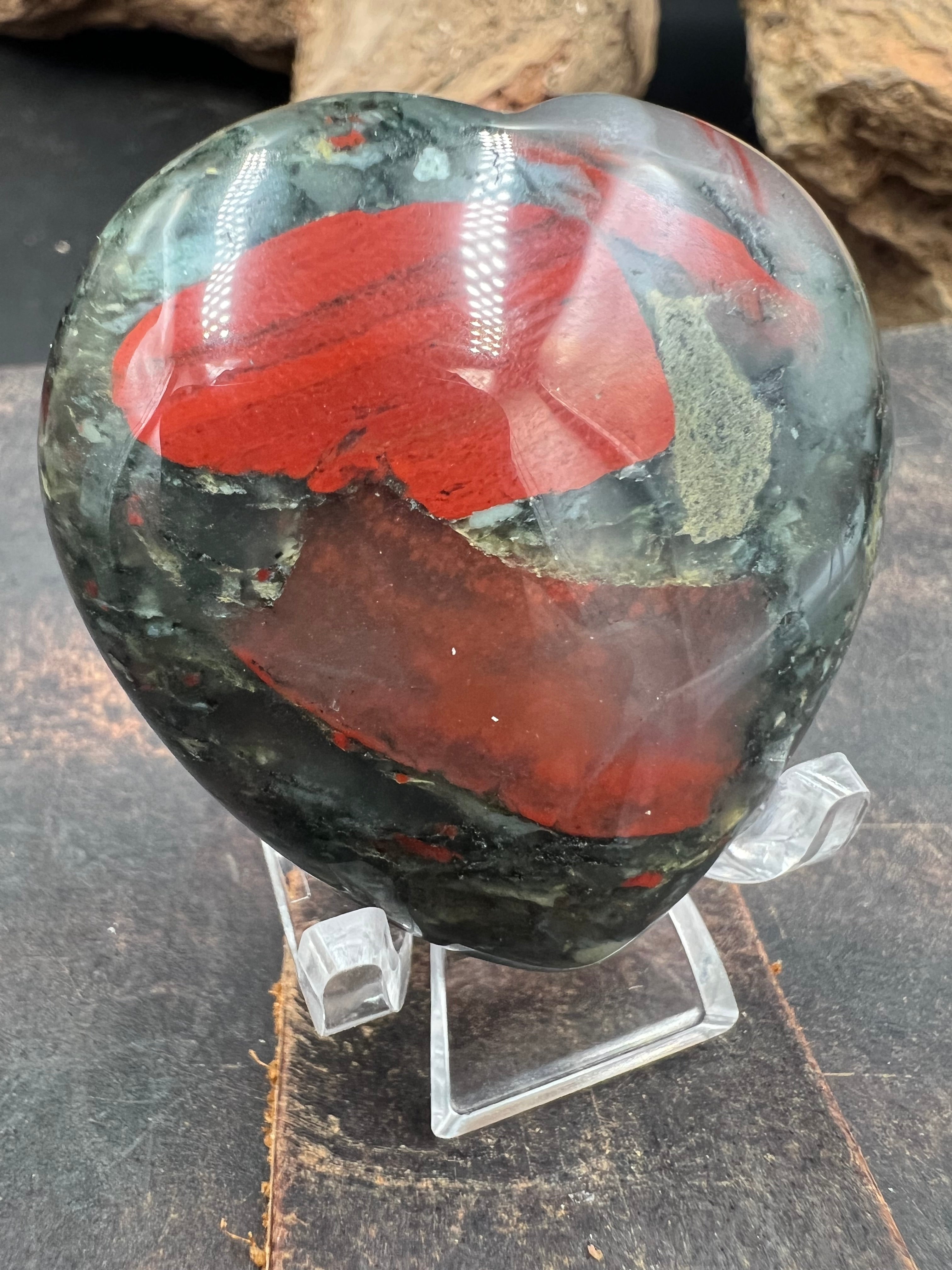 Stone Semi-Puff Hearts of the Forest :: 40-45mm (Medium) :: with Display Stand