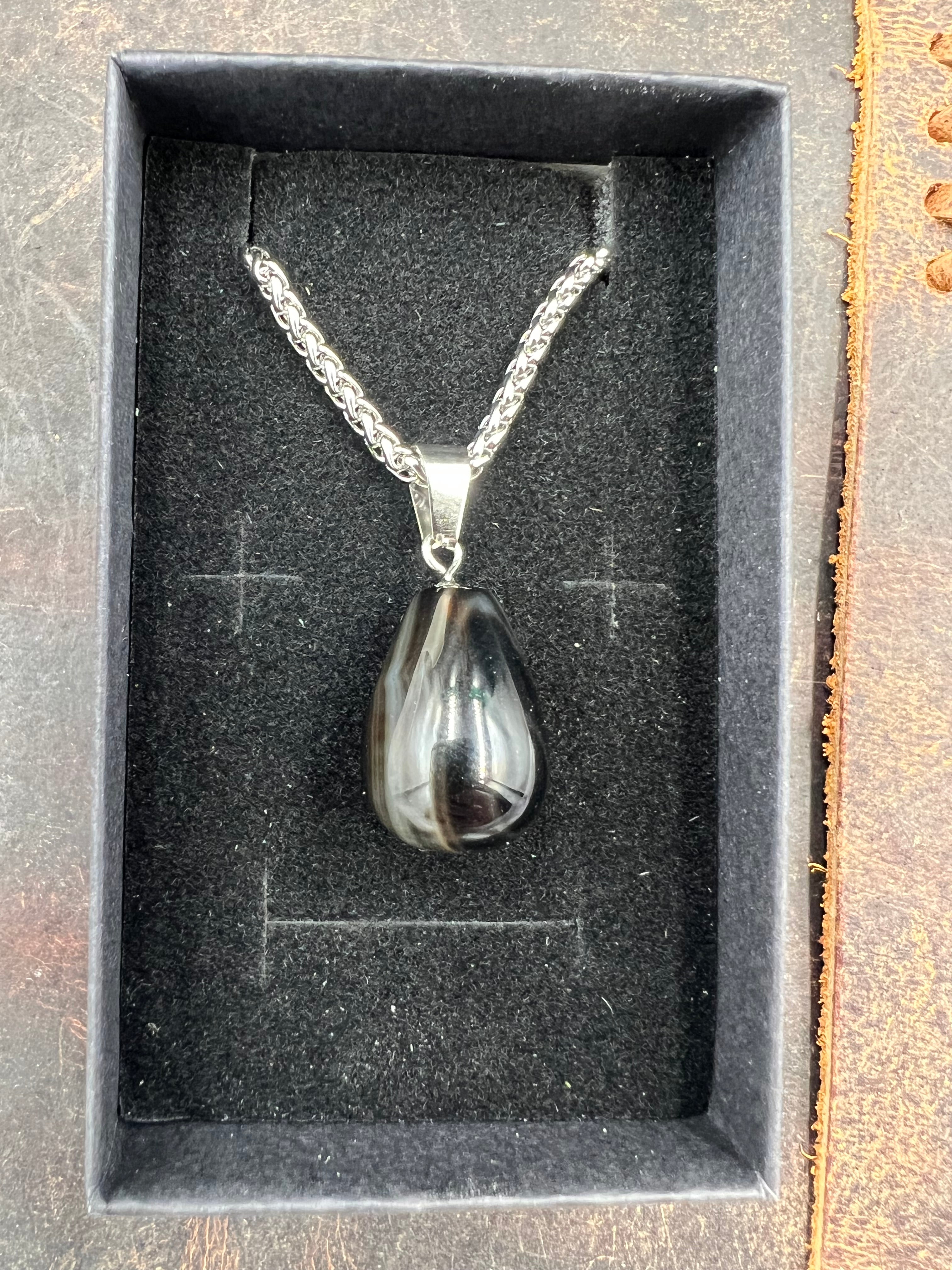 Stone Droplet Pendant Necklace - 18-20mm