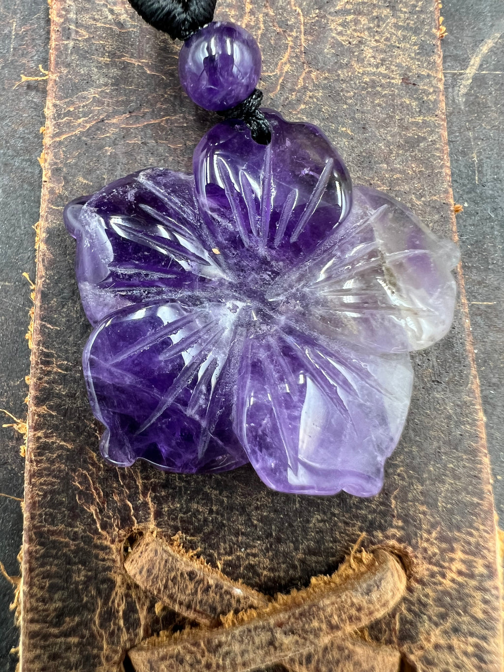 Stone Hibiscus Pendant Necklace - 28mm