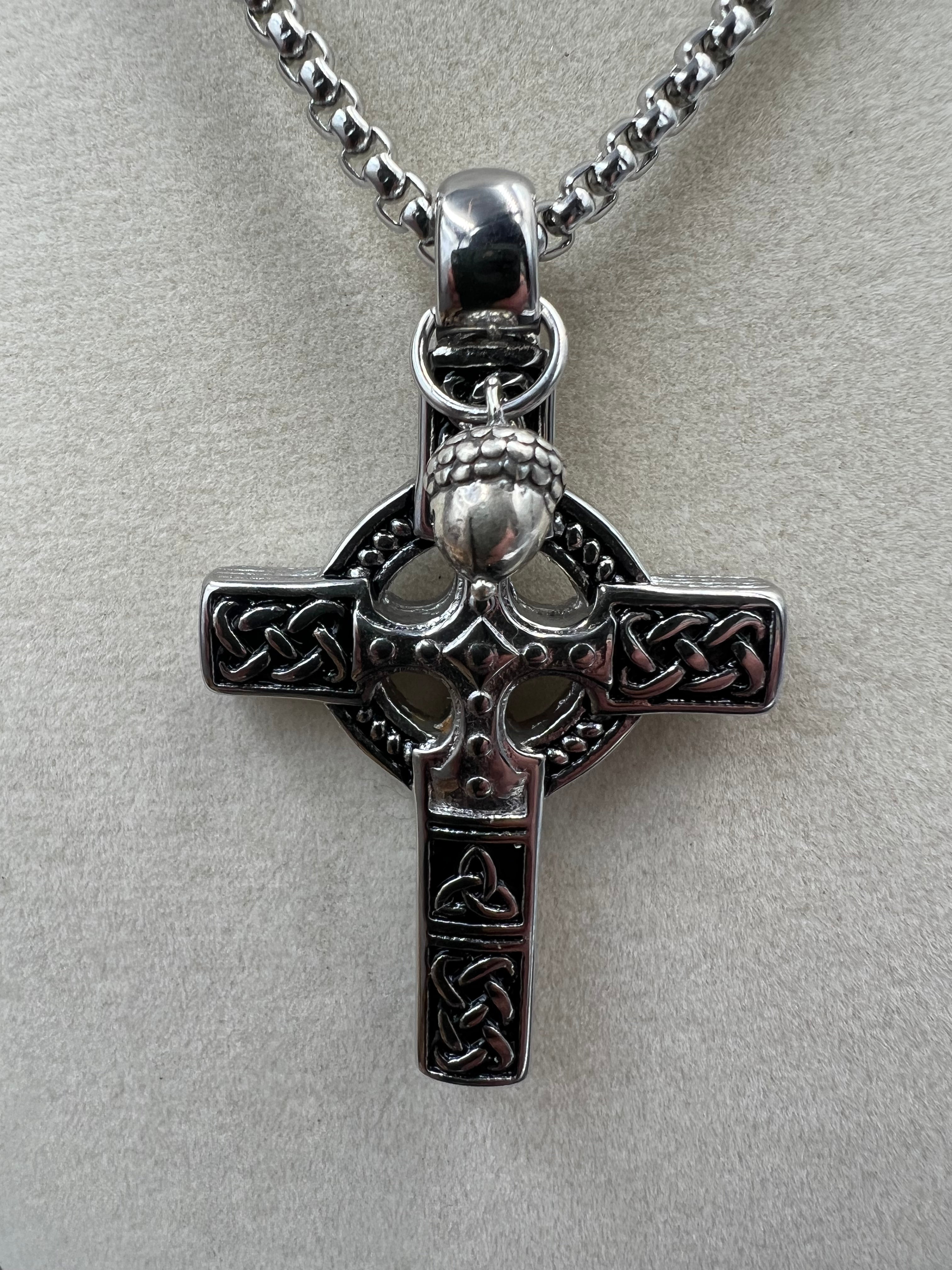 Celtic Oak Necklace - Motif Metalworks