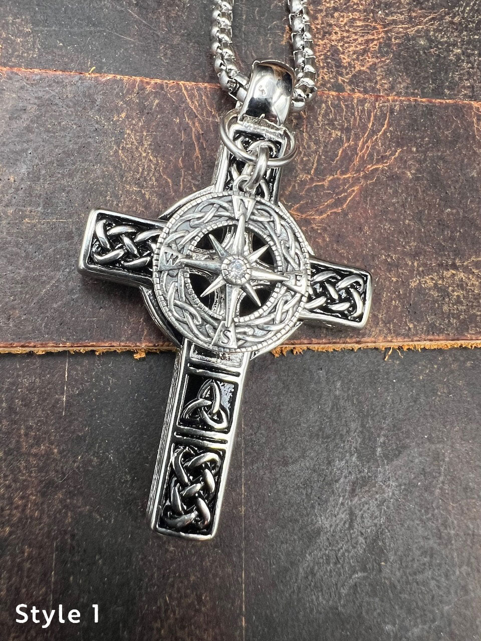 Celtic Wayfinder Necklace - Motif Metalworks