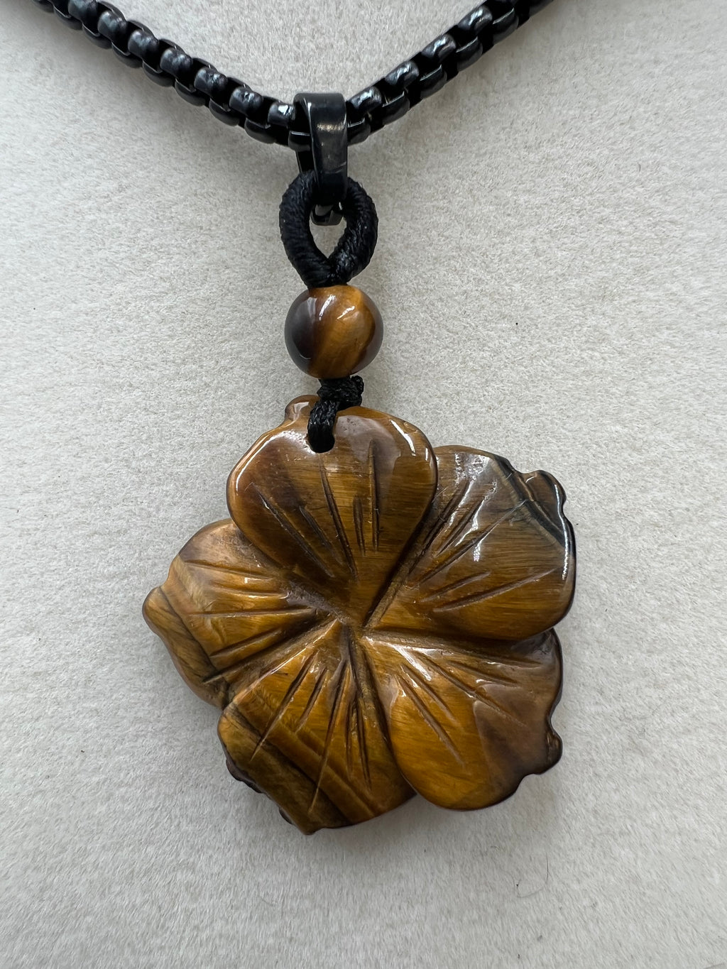Stone Hibiscus Pendant Necklace - 28mm